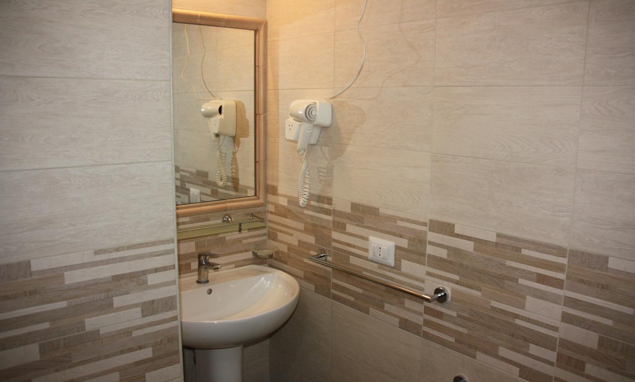 B&B Pontepiccolo กาตันซาโร ภายนอก รูปภาพ